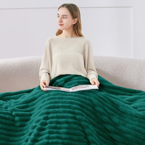 BEDELITE Ribbed Fleece Throw Blanket for Couch, Emerald Green, 50"x60" - Image 3