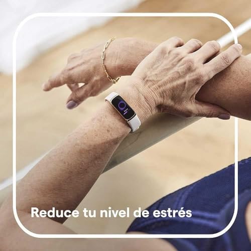 Fitbit Luxe Soft Gold Stainless Steel Case & Lunar White Band - Image 4
