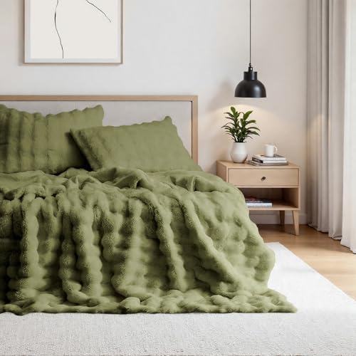 Lotus Karen Faux Fur Throw Blanket Dark Green - 800 GSM Bubble Rabbit Fluff Blanket for Couch Bed Sofa,Softest Fluffy Fuzzy Cozy Blanket,Thick Furry Plush Shaggy Warm Blankets for Women,50x60 Inches - Image 4