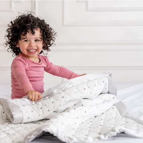 Dreamland Baby 4lb Weighted Blanket for Kids (White with Grey Stars) - Image 4