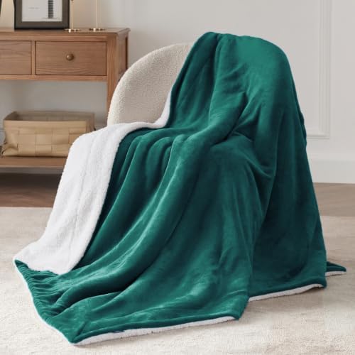 Bedsure GentleSoft Sherpa Fleece Throw Blanket for Couch, Non-Heated, Thick and Warm Throw for Women and Men, Soft Fuzzy Plush Blanket for Winter, Room Home Decor Gifts, Forest Green, 50x60 Inches - Image 3
