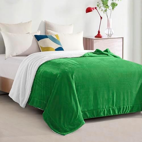 Elegant Comfort Ultra Soft Reversible Flannel Sherpa Blanket - Cozy Silky Fleece Throw for Couch, Bed - Plush Fuzzy Warm Winter Blanket for Gift, Full, Emerald Green - Image 3