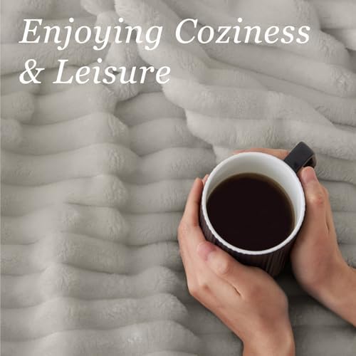 BEDELITE Ribbed Fleece Throw Blanket for Couch, Light Grey, 50"x60" - Image 4