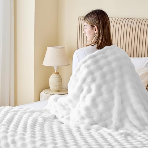 NEWCOSPLAY 3D Bubble Flannel Throw Blanket for Couch White, 50"×60" - Image 4