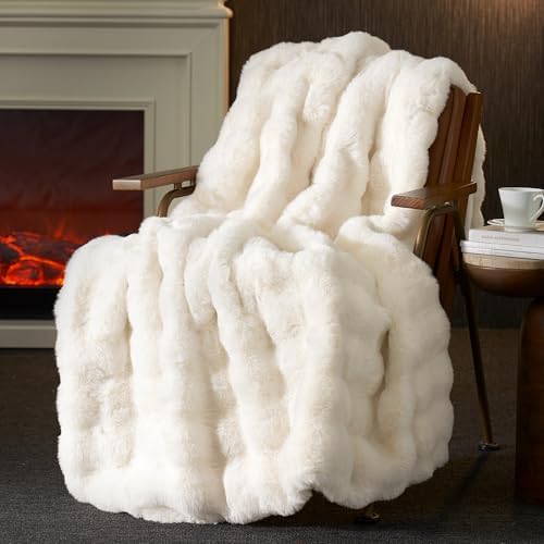 Amélie Home Faux Fur Throw Blanket, Ultra Soft Fuzzy Plush Bubble Blanket for Couch, Bed & Living Room, 60"x80", Cream White by Am%C3%A9lieHome