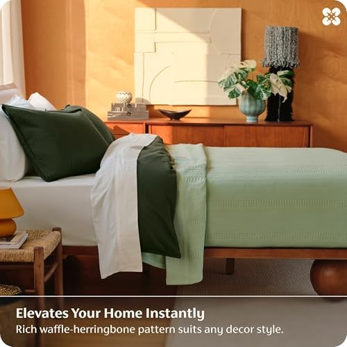 Bedsure PureWoven 100% Organic Cotton Waffle Luxury Blanket, King, Green - Image 5
