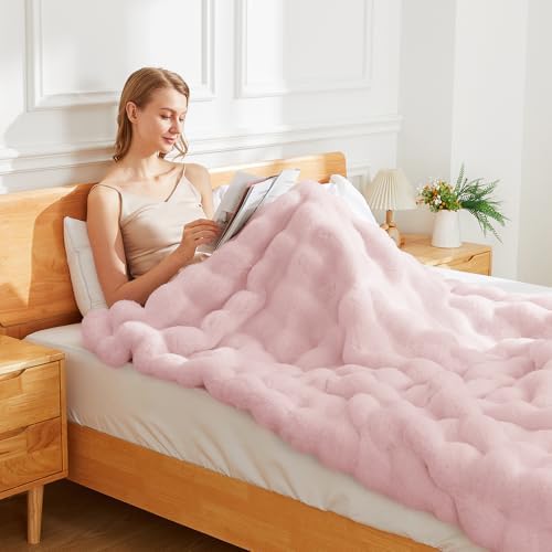Latepis Pink Faux Fur Throw Blanket for Couch Bubble Cute Soft Warm Comforter Thick Furry Blanket for Sofa Bedroom Cozy Blankets for Women Gift Luxury Blanket for All Seasons 50''x60'', 860gsm - Image 5