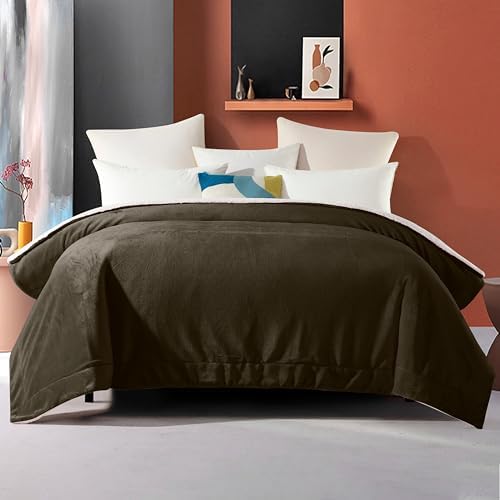 Elegant Comfort Ultra Soft Reversible Flannel Sherpa Blanket - Cozy Silky Fleece Throw for Couch, Bed - Plush Fuzzy Warm Winter Blanket for Gift, Full, Brown - Image 4