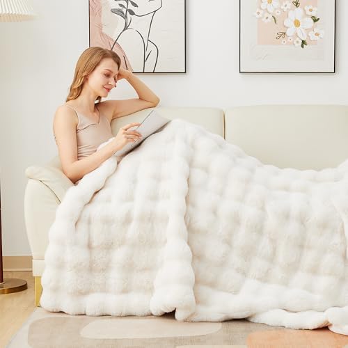 Latepis Luxury King Faux Fur Throw Blanket Fuzzy for Bed Soft Thick Blankets for Sofa Cute Plush Fuzzy Warm Blanket for All Seasons Ideal Gifts Furry Blankets Beige 90x108 Inch, 860gsm - Image 4