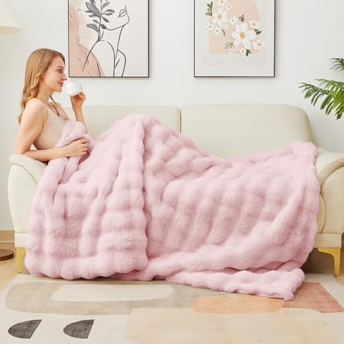 Latepis Pink Faux Fur Throw Blanket for Couch Bubble Cute Soft Warm Comforter Thick Furry Blanket for Sofa Bedroom Cozy Blankets for Women Gift Luxury Blanket for All Seasons 50''x60'', 860gsm - Image 3