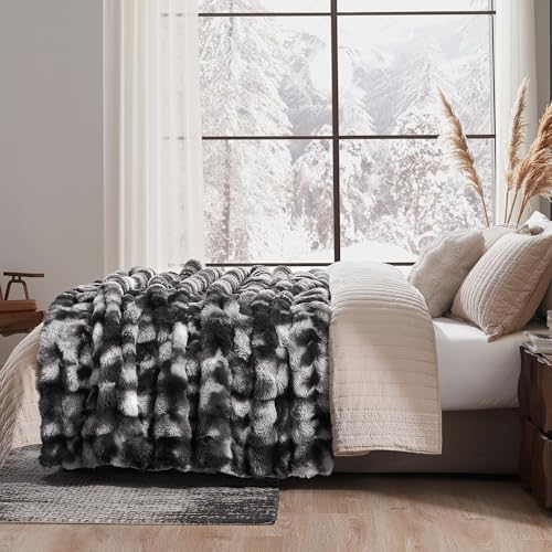 Amélie Home Faux Fur Throw Blanket, Ultra Soft Fuzzy Plush Bubble Blanket for Couch, Bed & Living Room, 60"x80", Tie-dye Black - Image 4