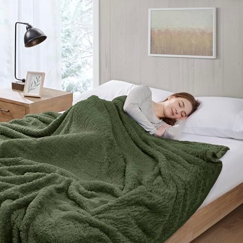 Woolrich Burlington Berber Blanket Super Soft, Cozy Lightweight Cover with Luxurious Velvet Binding, Modern Trendy All Season Bedspread Bedding-Set, King 108" W x 90" L Green - Image 3