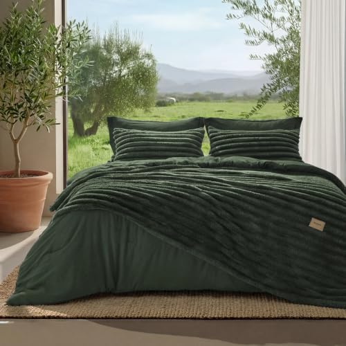 Bedsure Gentlesoft™ 2-in-1 King Size Comforter Set and Detachable Fluffy Blanket, Olive Green Bedding Set for All Season Use, Detachable Design for Space Saving(Includes 2 Pillow Shams,2 Pillowcases) by Unknown