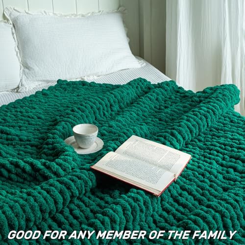 Chunky Knit Throw Blanket for Couch，40x50 Inches Green - Image 3