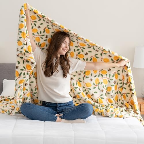 Berkshire Blanket-Classic Heavyweight Warm Soft Printed VelvetLoft® Plush Blanket, King Size Soft Fuzzy Blanket for Couch Sofa Bed, Lemons and Bees Yellow, 90in x 108in - Image 2