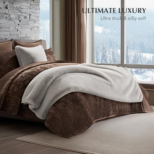 EVERGRACEHOME Faux Chinchilla Fur Throw Blanket, 50"x60", Silver Taupe - Image 4