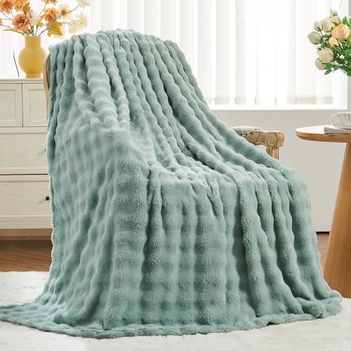 NEWCOSPLAY 3D Bubble Flannel Throw Blanket for Couch Green, 50"×60" by NEWCOSPLAY