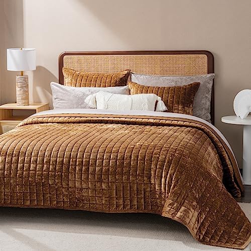 RECYCO Velvet Quilt Set, Oversized California King 118"x106", Caramel Gold - Image 2