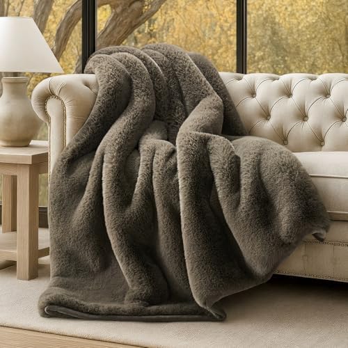 EVERGRACEHOME Faux Chinchilla Fur Throw Blanket, 60"x80", Smoky Sable by EVERGRACE