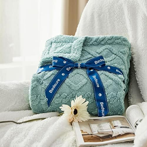 Bedsure Sherpa Fleece Blanket, Cable Jacquard Tufted, Warm, Mint, Twin - Image 5