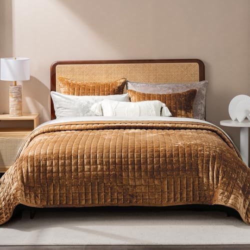 RECYCO Channel Box Stitch Velvet Quilt Set, King Size, Caramel Gold by RECYCOHOMECOLLECTION