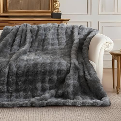 Amélie Home Faux Fur Throw Blanket, Ultra Soft Fuzzy Plush Bubble Blanket for Couch, Bed & Living Room, 60"x80", Cationic Wolf Gray - Image 4