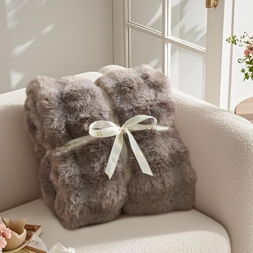 Amélie Home Faux Fur Throw Blanket, Ultra Soft Fuzzy Plush Bubble Blanket for Couch, Bed & Living Room, 60"x80", Cationic Bear Brown - Image 3