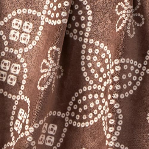Lucky Brand Eyelet Flower Umber Plush Throw, Raw Umber, 50 x 70 in - Image 5