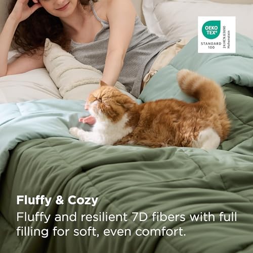 Bedsure Comforters Queen Size Duvet Insert, All Season Bed Comforter, Quilted Down Alternative Duvet, Box Stitched Comforter with Corner Tabs, Machine Washable, 88 x 88 Inches (Green/Light Green) - Image 3