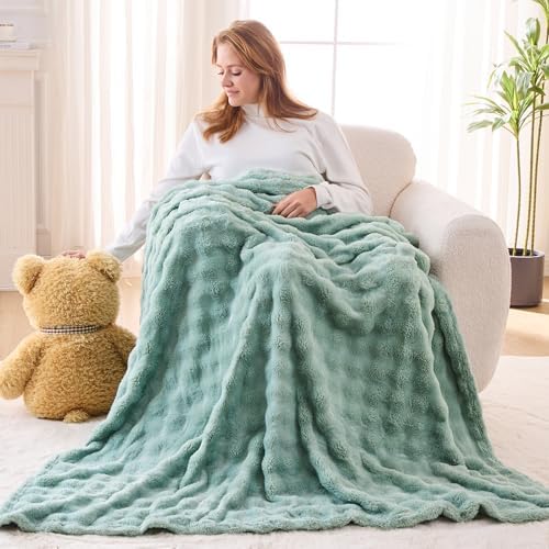 NEWCOSPLAY 3D Bubble Flannel Throw Blanket for Couch Green, 60"×80" - Image 2