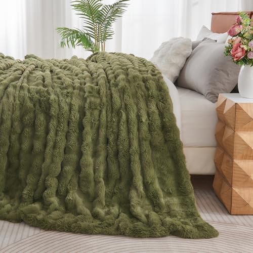 Lotus Karen Faux Fur Throw Blanket Dark Green - 800 GSM Bubble Rabbit Fluff Blanket for Couch Bed Sofa,Softest Fluffy Fuzzy Cozy Blanket,Thick Furry Plush Shaggy Warm Blankets for Women,90x90 Inches - Image 4