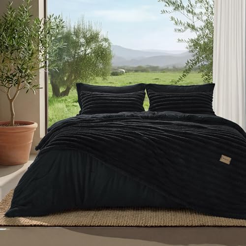 Bedsure Gentlesoft™ 2-in-1 Queen Comforter Set and Detachable Fluffy Blanket, Black Bedding Set for All Season Use, Detachable Design for Space Saving (Includes 2 Pillow Shams, 2 Pillowcases) by Unknown