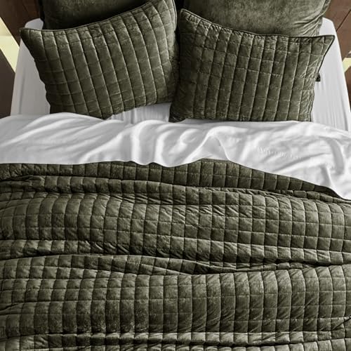 RECYCO Velvet Quilt Set, Oversized California King 118"x106", Olive Green - Image 3