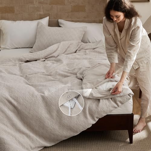 Bedsure PureWoven Space-Dyed Cotton Waffle Duvet Cover Set, King, Linen - Image 6