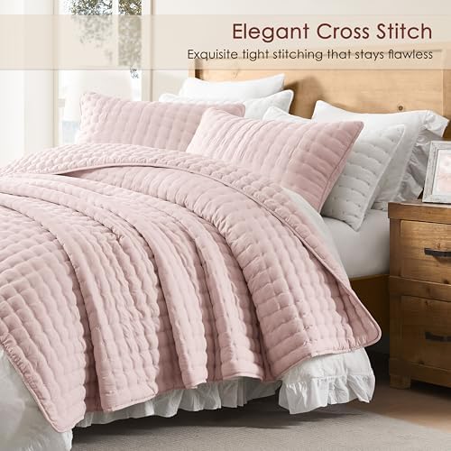 WDCOZY Pink Twin Size Quilt Bedding Sets with Pillow Sham, Lightweight Soft Bedspread Coverlet, Quilted Blanket Thin Comforter Bed Cover, All Season Summer Spring, 2 Pieces, 68x90 inches - Image 3