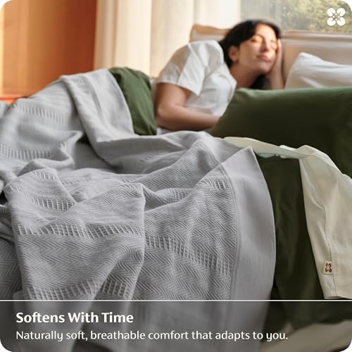 Bedsure PureWoven 100% Organic Cotton Waffle Luxury Blanket, Queen, Grey - Image 3