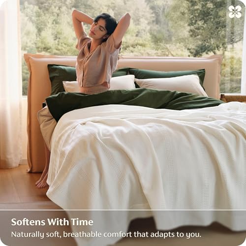 Bedsure PureWoven 100% Organic Cotton Waffle Luxury Blanket, Queen, White - Image 3