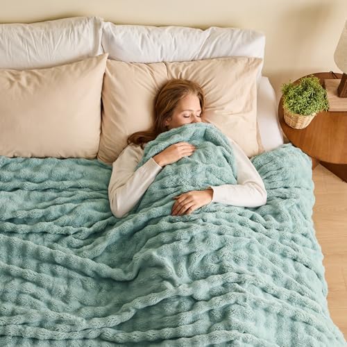 NEWCOSPLAY 3D Bubble Flannel Throw Blanket for Couch Green, 90"×90" by NEWCOSPLAY