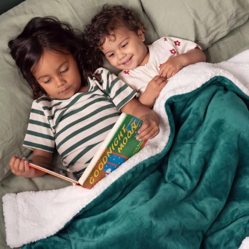 Bedsure GentleSoft Sherpa Fleece Blanket Queen Size for Bed, Non-Heated, Thick and Warm Throw for Women and Men, Soft Fuzzy Plush Queen Blanket for Winter, Forest Green, 90x90 Inches - Image 5