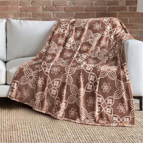 Lucky Brand Eyelet Flower Umber Plush Throw, Raw Umber, 50 x 70 in by LuckyBrand