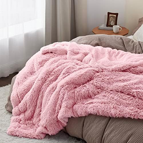 Bedsure Faux Fur Fluffy Sherpa Fleece King Bed Blanket Pink 108"x90" - Image 3