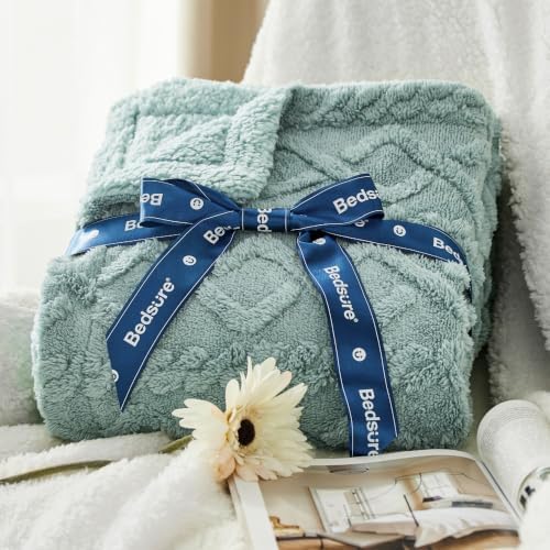 Bedsure Sherpa Fleece Blanket, Cable Jacquard Tufted, Warm, Sage Green - Image 5