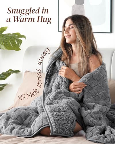 Kivik 15lbs Weighted Blanket for Adults, Checkered Fleece & Sherpa, 48"x72" - Image 2