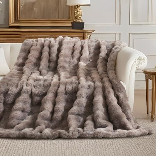 Amélie Home Faux Fur Throw Blanket, Ultra Soft Fuzzy Plush Bubble Blanket for Couch, Bed & Living Room, 60"x80", Cationic Bear Brown - Image 4