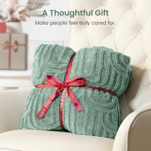 Sherpa Fleece Weighted Blanket for Adults, Dual Sided Soft, 48"x72" 15lbs - Image 6