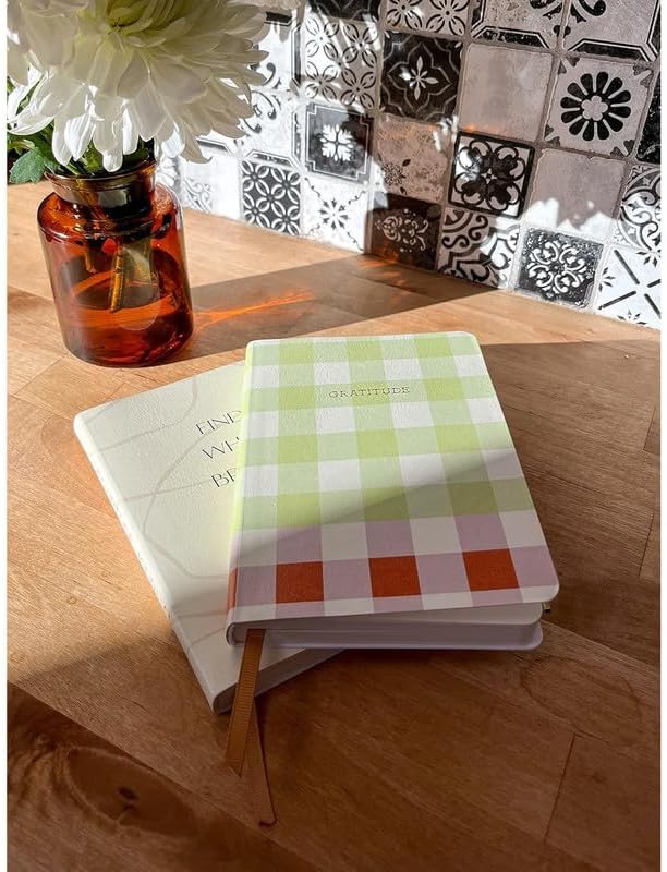 DesignWorks Ink Daily Gratitude Journal with Pen, Green & Red, 4.5 x 6.5 in - Image 6