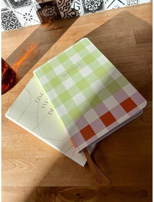 DesignWorks Ink Daily Gratitude Journal with Pen, Green & Red, 4.5 x 6.5 in - Image 5