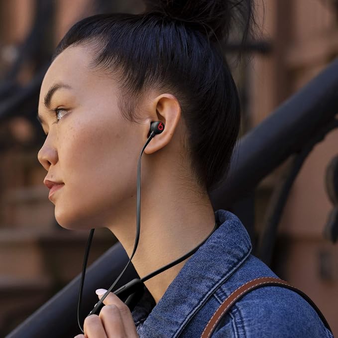 Beats Flex Wireless Earbuds - Apple W1 Headphone Chip, Magnetic Earphones, Class 1 Bluetooth, 12 Hours of Listening Time, Built-in Microphone - Black | Includes USB-C cable, eartips and guide for charging, fit and setup - Image 4