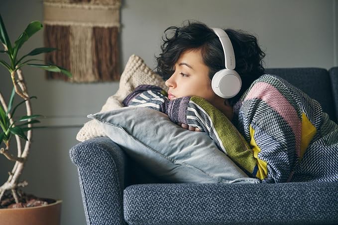 Sony WH-CH520 Wireless On-Ear Bluetooth Headphones with Microphone, White | Comfortable Lightweight Design, Up to 50 Hrs Battery with Quick Charging, Multipoint Connection, Clear Calls, Swivel design - Image 2